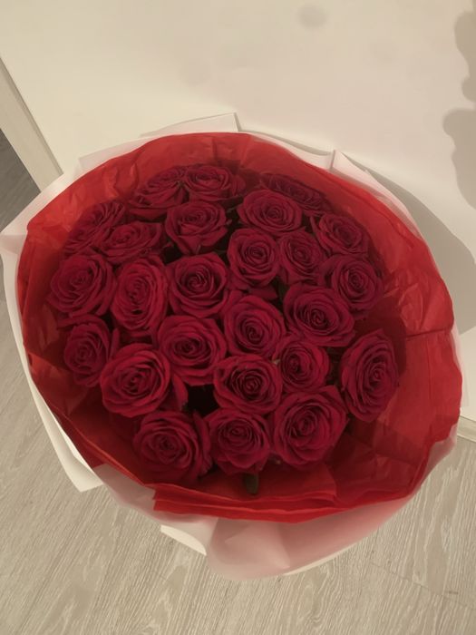 Продам цветы 25 голландских розы