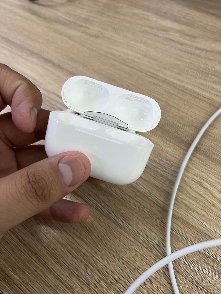 Продаю AirPods Pro 2