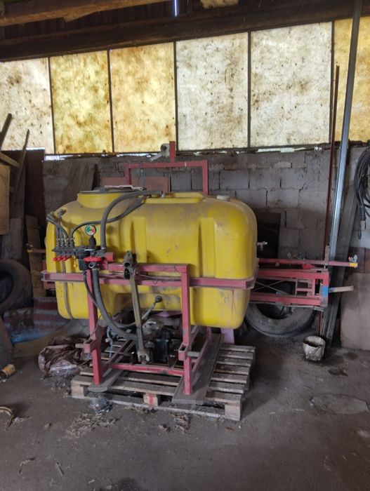 Vând tractor U650 și utilaje agricole