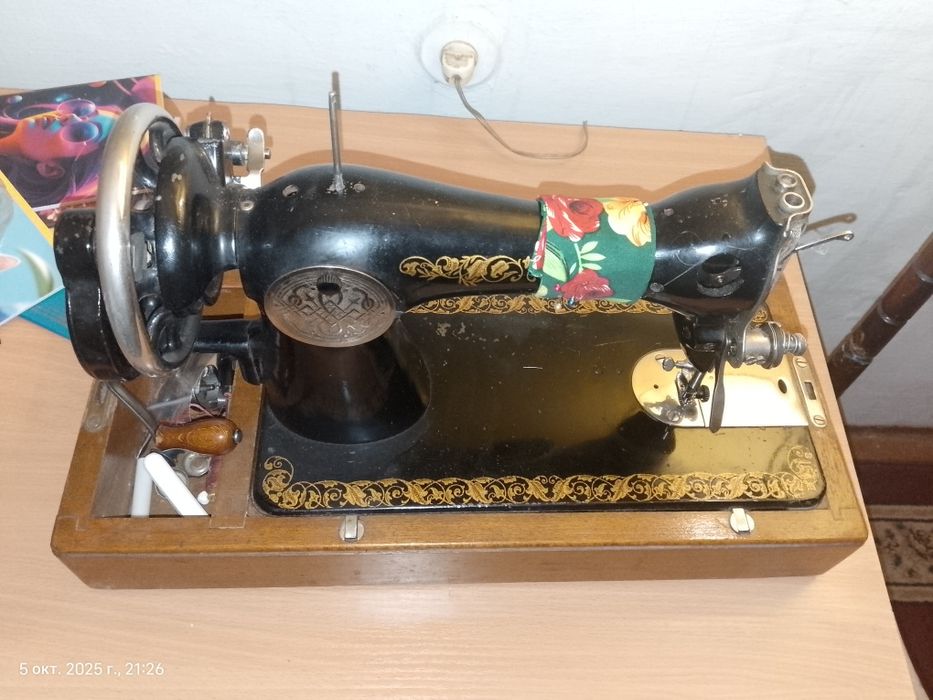 Продам швейную машинку