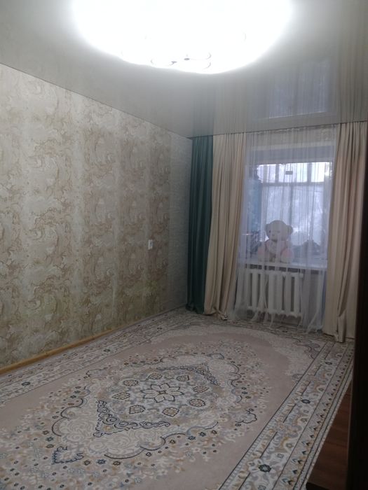 Продам  2х комнатную квартиру,4 этаж  5-2.