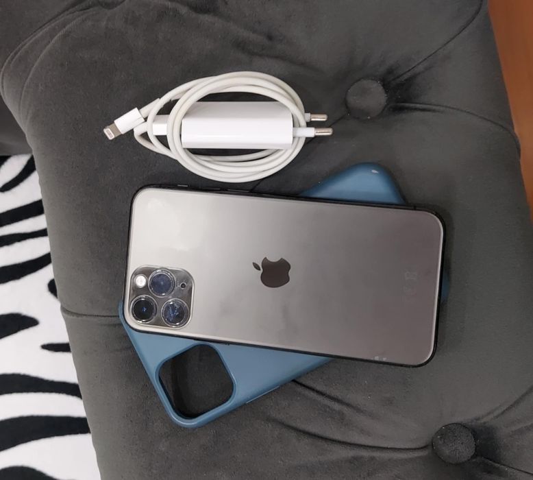 Vând iPhone 11 pro