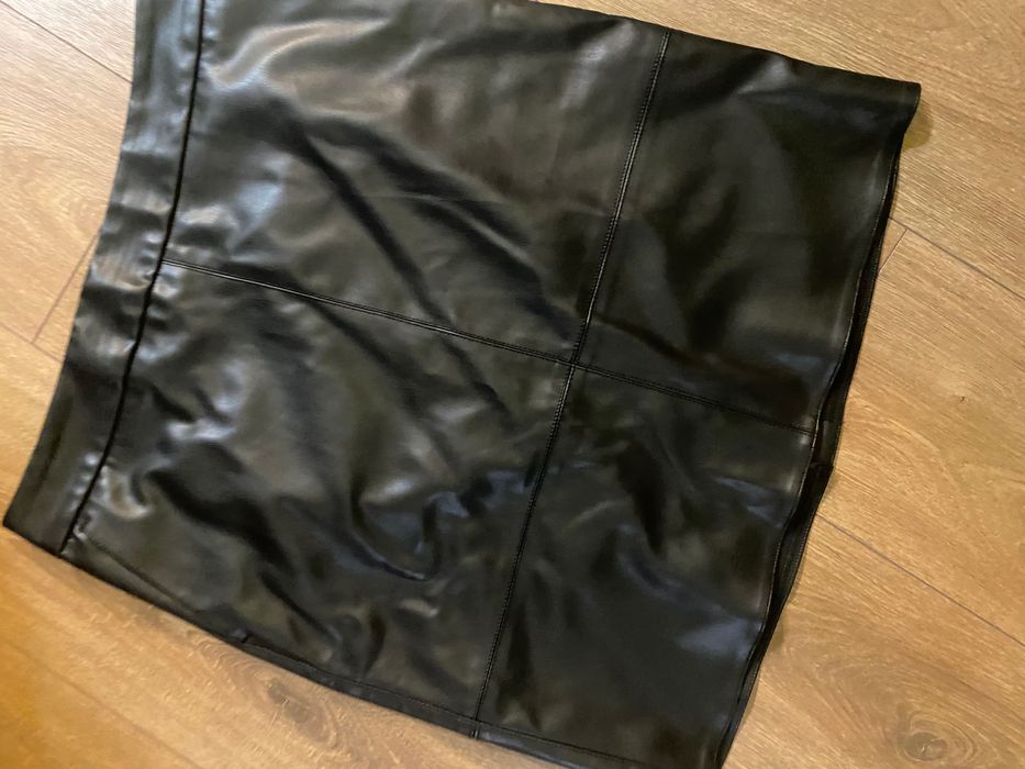 Дамска кожена пола