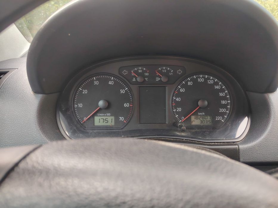 Vand VW polo, motor 1.2 benzina