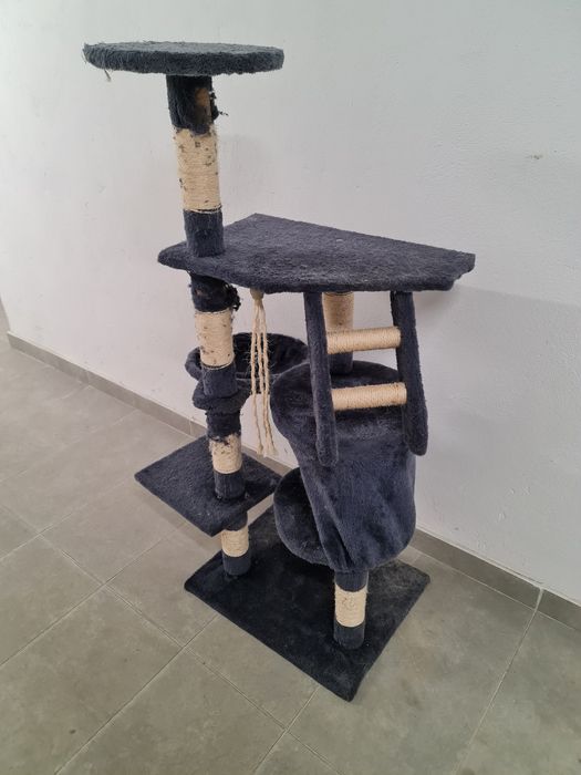 Ansamblu de joaca pentru pisici, folosit, stare buna, 4 niveluri plus