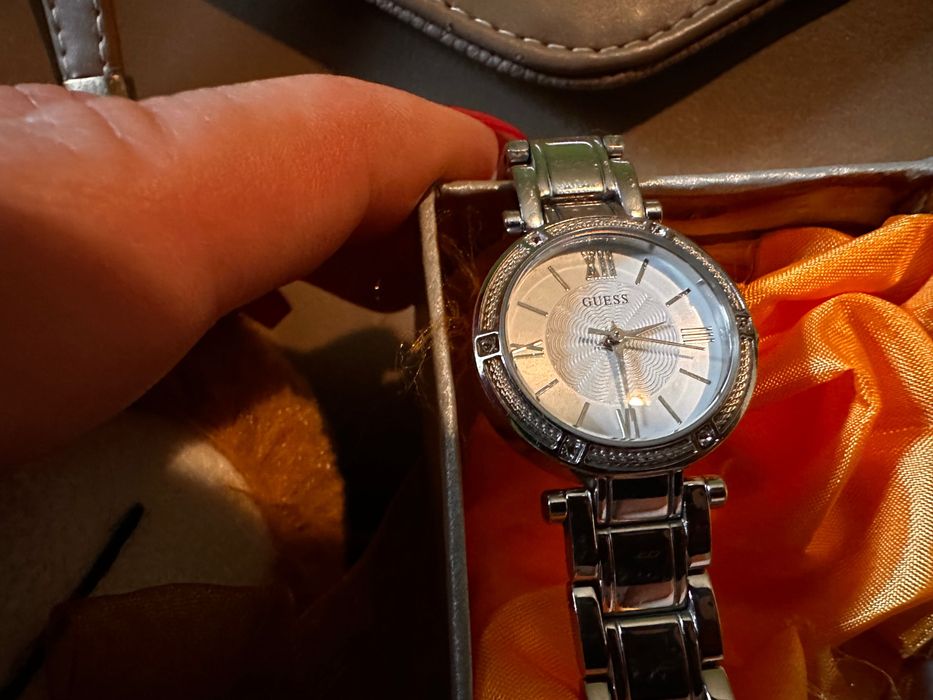 Ceas Guess de Damă