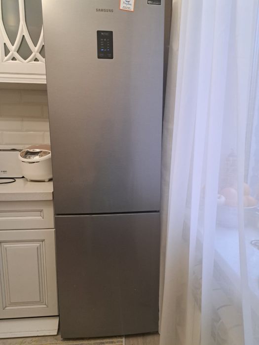 Холодильник    .