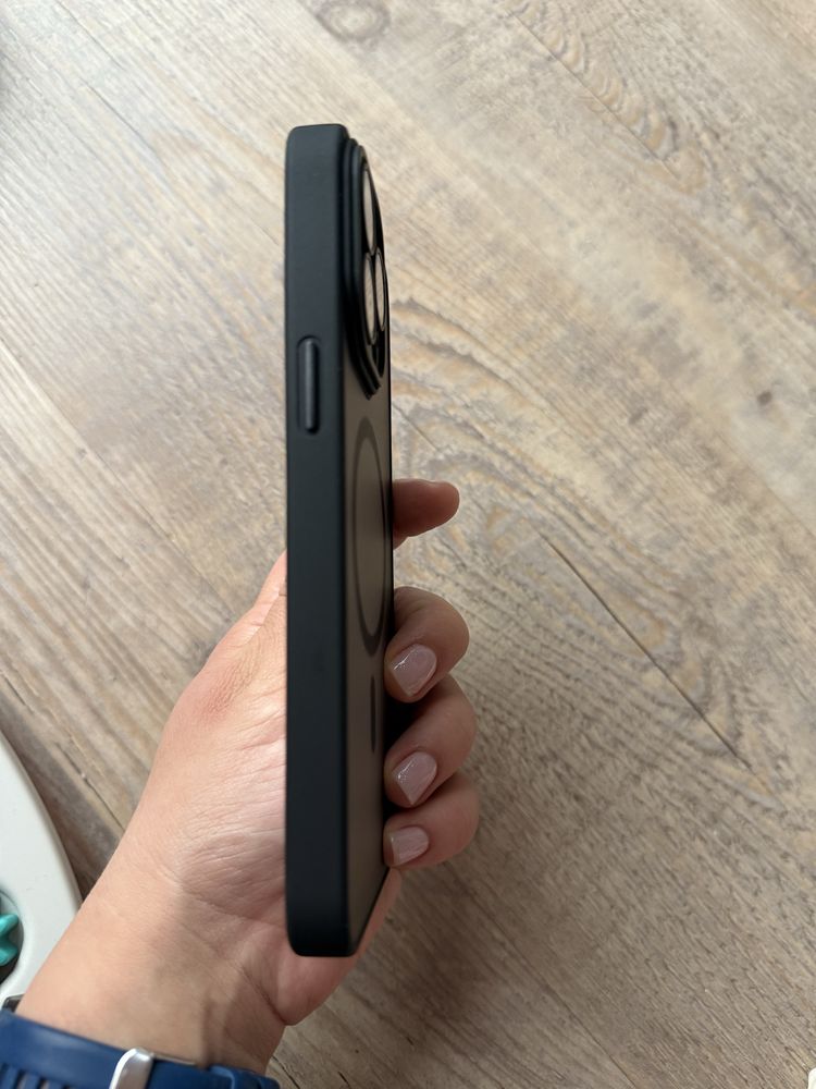 Калъф за iPhone 15 Pro Max черно/ лилаво