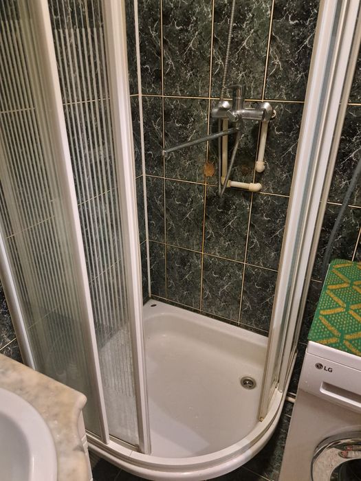 Продам душевую кабинку