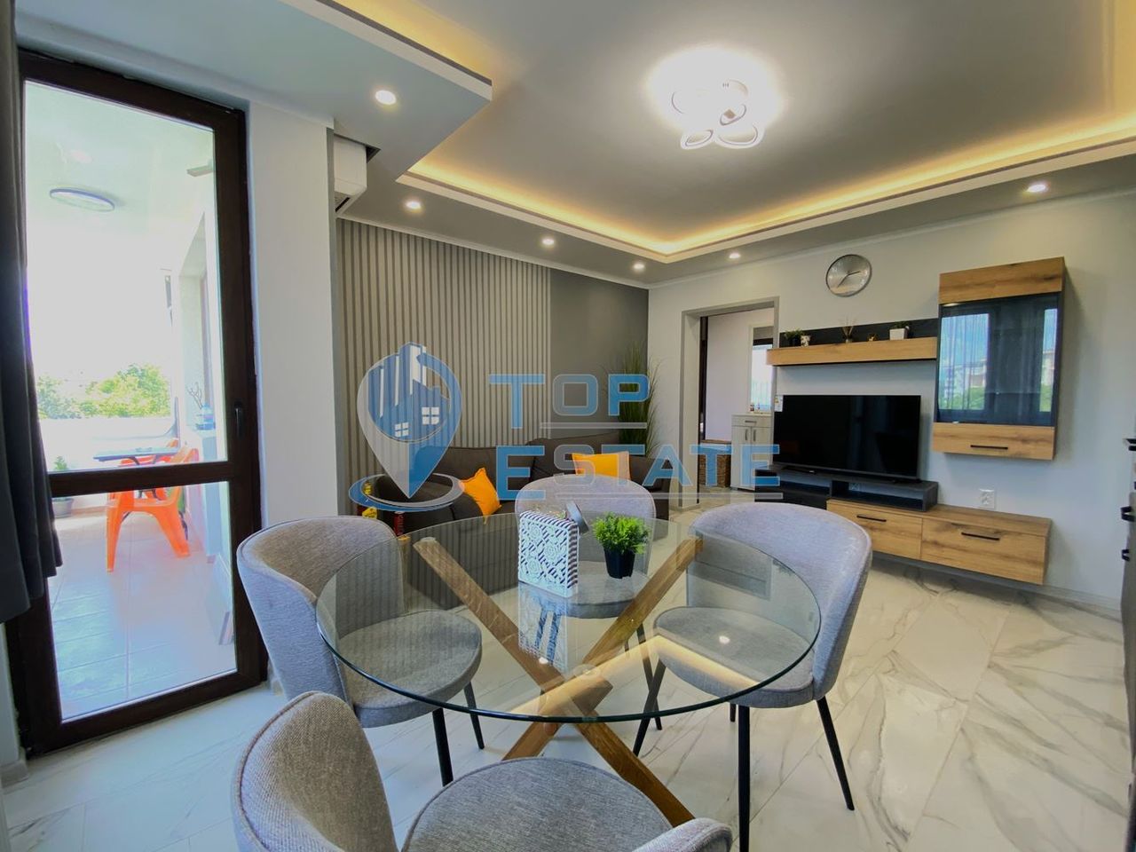 Продава се Тристаен апартамент в Велико Търново, Бузлуджа - 73 кв.м за 2124 €/кв.м - Снимка #1