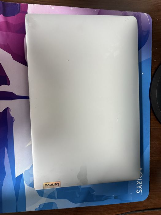 Laptop Lenovo IdeaPad 1 15IGL7 – Perfect pentru utilizare zilnică!