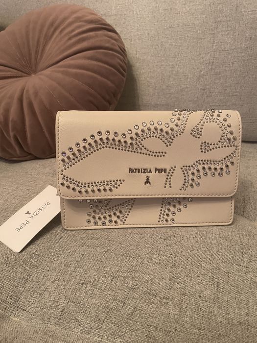 Бяла чанта с кристали сваровски с втикент нова patrizia pepe