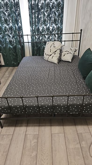 Închiriez garsoniera