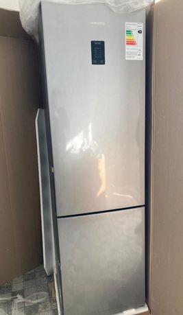 Новий холодильник Samsung