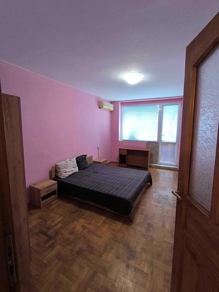 Дава се под наем Тристаен апартамент в Варна, Център - 92 кв.м за 612 € - Снимка #3