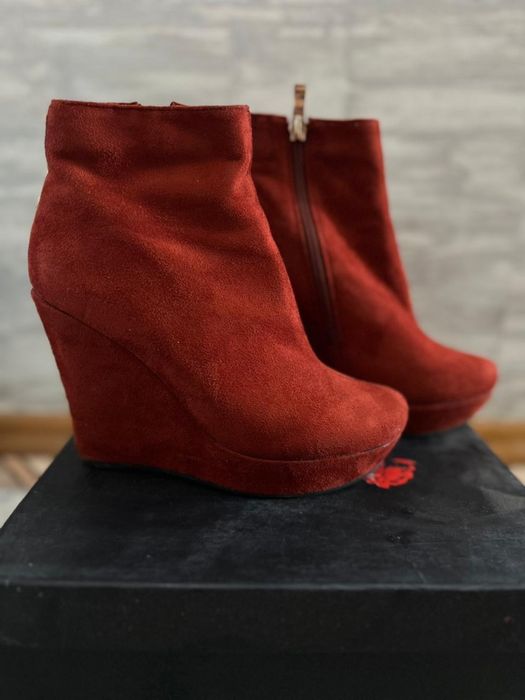 Продам замшевые сапоги