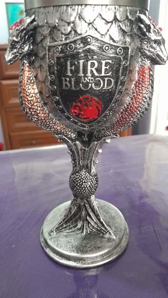 Подам кубок из  Игры Престолов