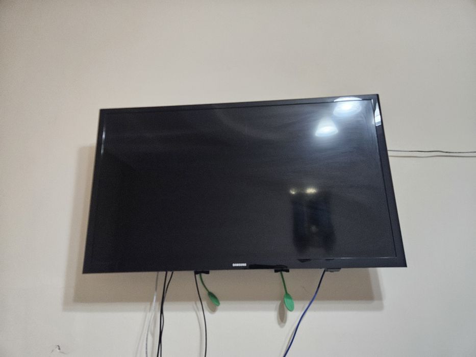 Продам телевизор в отличном состояние.