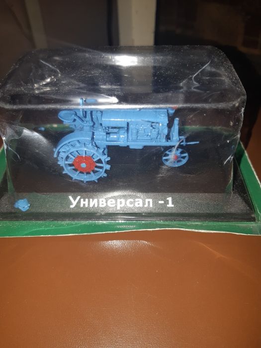 Коллекция  тракторов. Новые. Каждый  стоит 150 т сум.