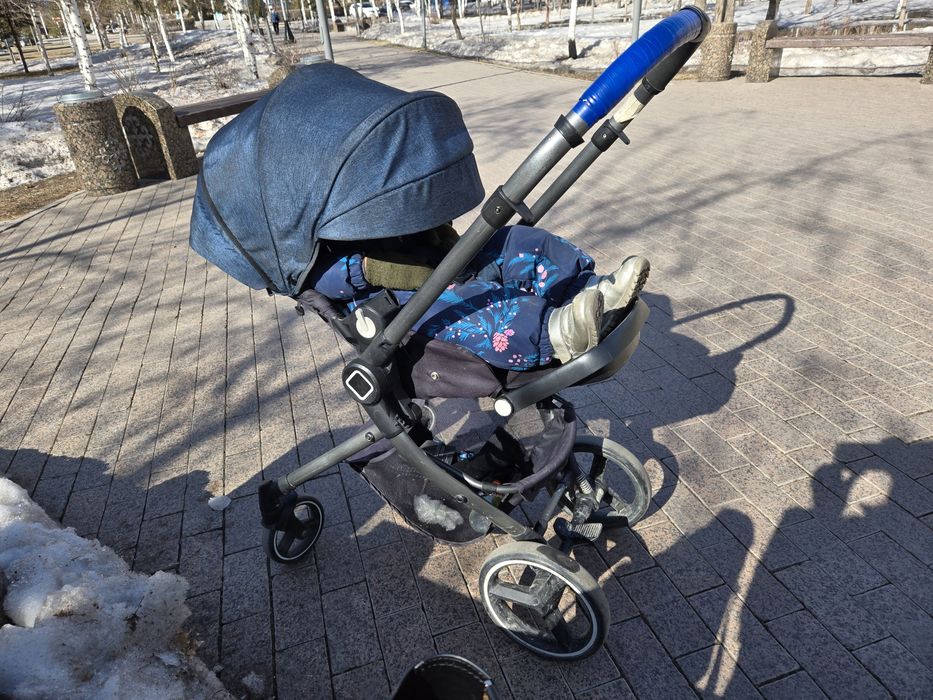 Коляска 8000 ,очень удобная