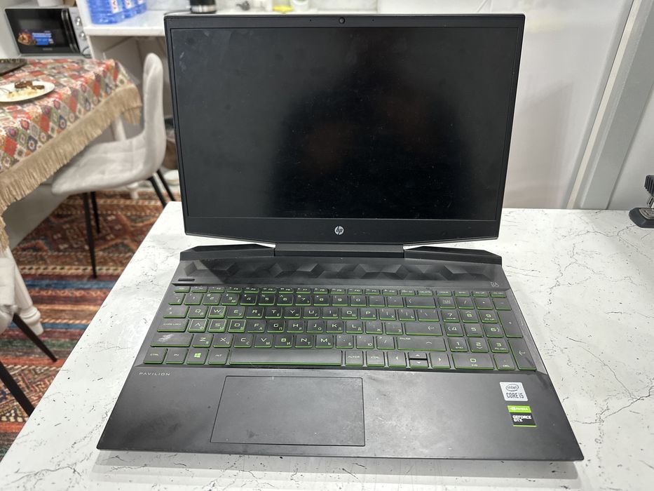 Ноутбук От (hp) с зеленым окрасом, для учебы и для игр