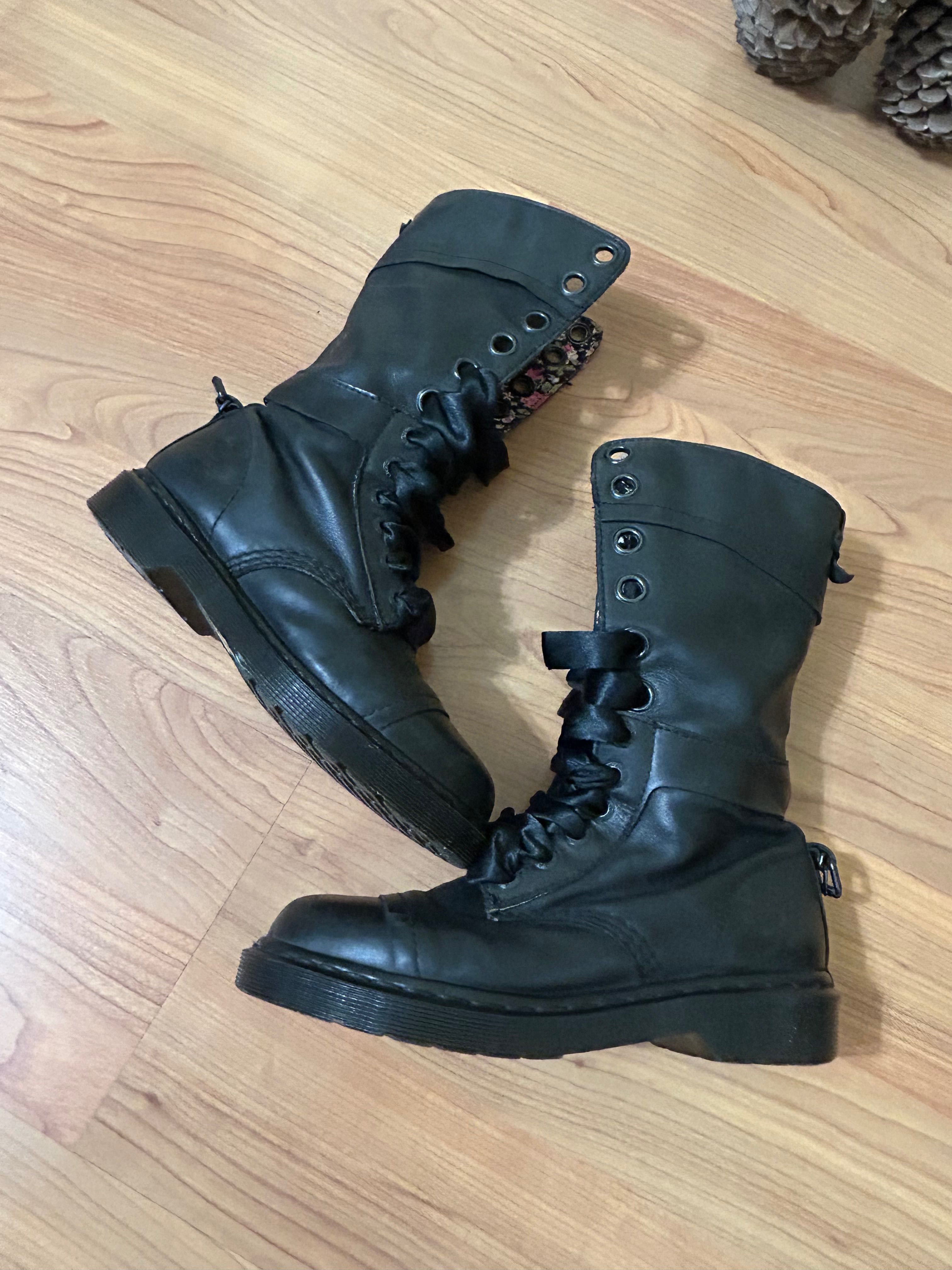 Dr. Martens Triumph Boots Floral Leather Fold Over Women’s Боти