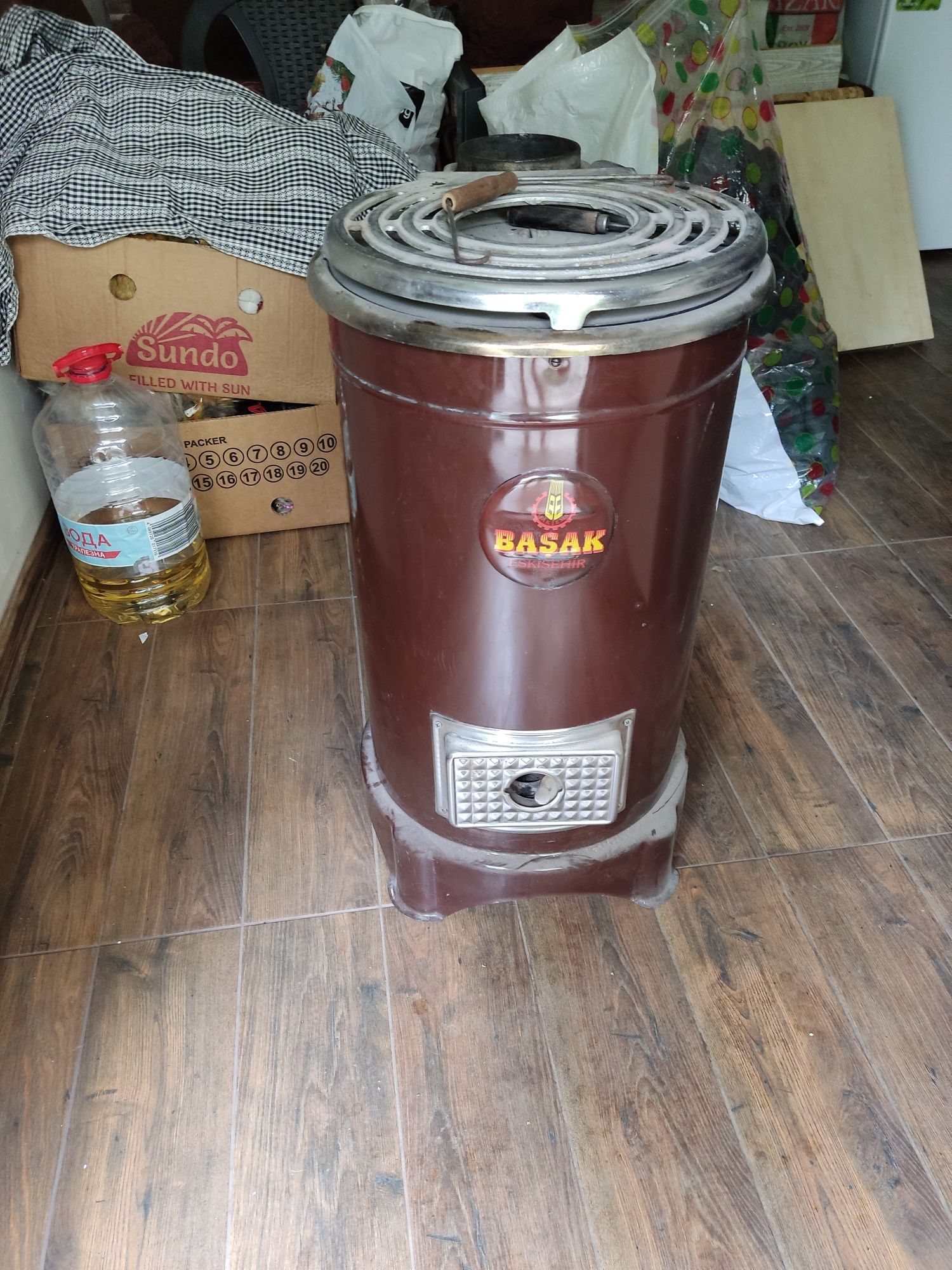 Продавам печка на въглища и дърва.
