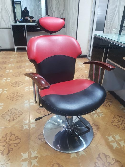 Salon uchun kireslo 3-dona bor  xolatlari yaxwi xama narsasi iwledi ka