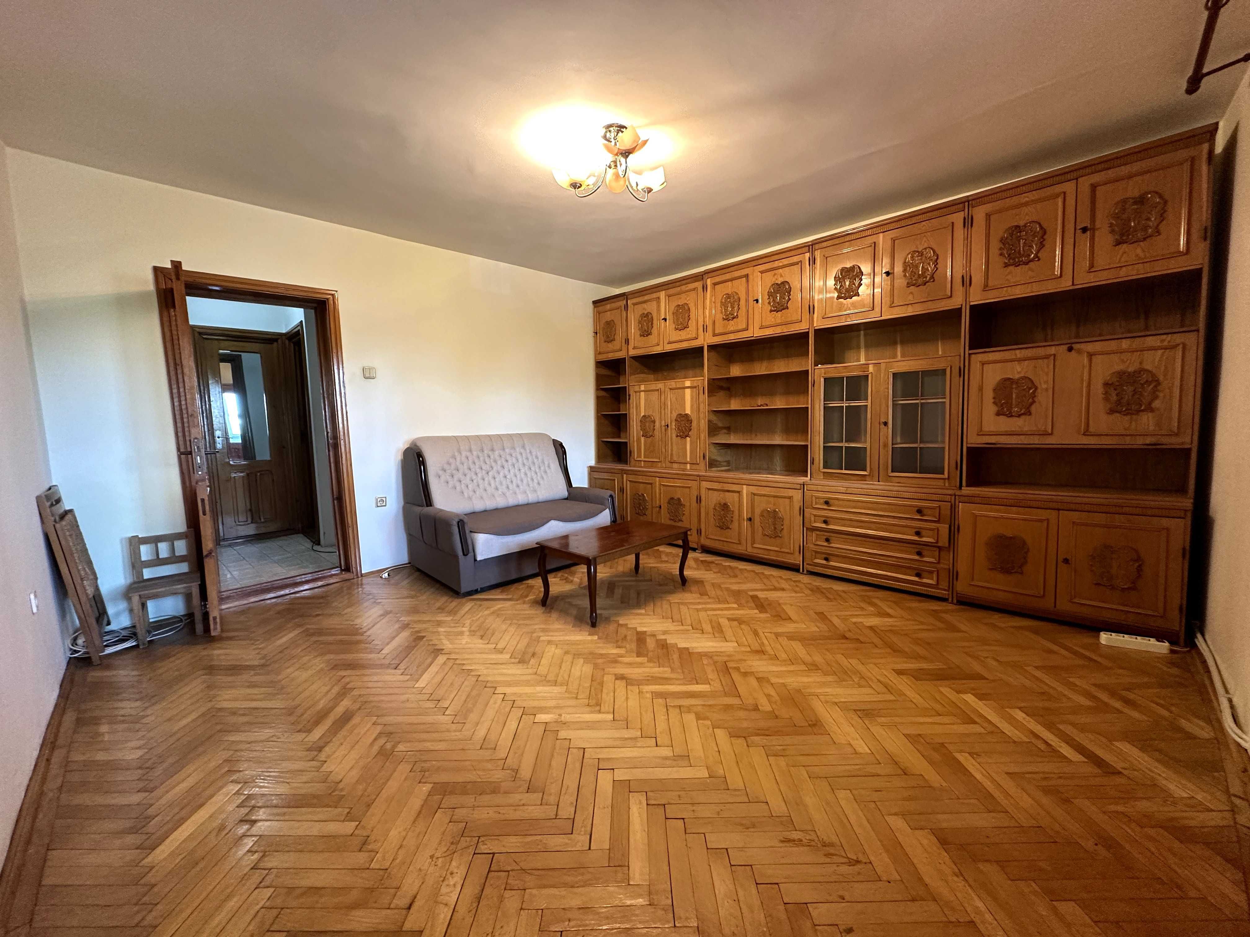 Apartament 4 camere, poziționat ideal în zona centrală, Piața Moldovei