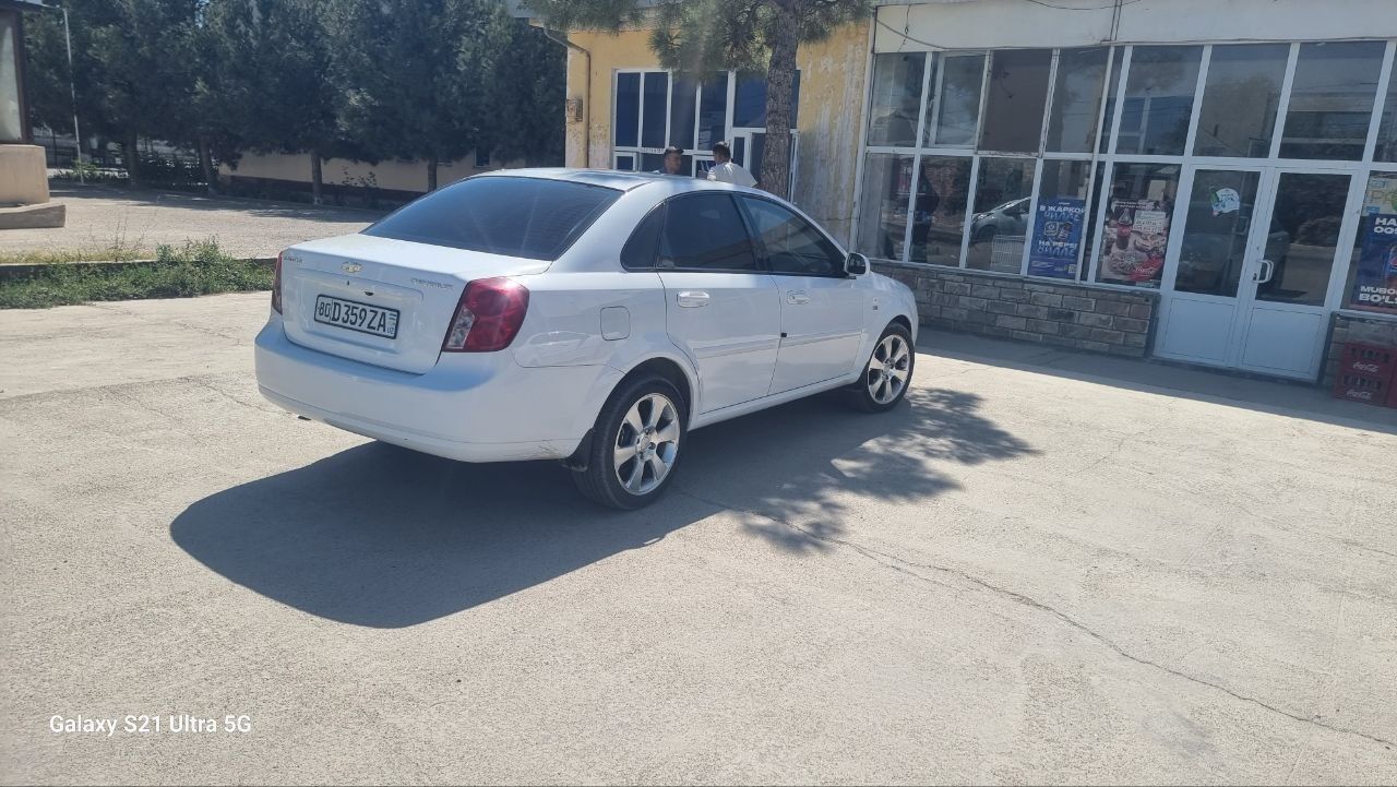 Lasetti 1.8 moshina holati ideal R17 diska rasxodi yoʼq