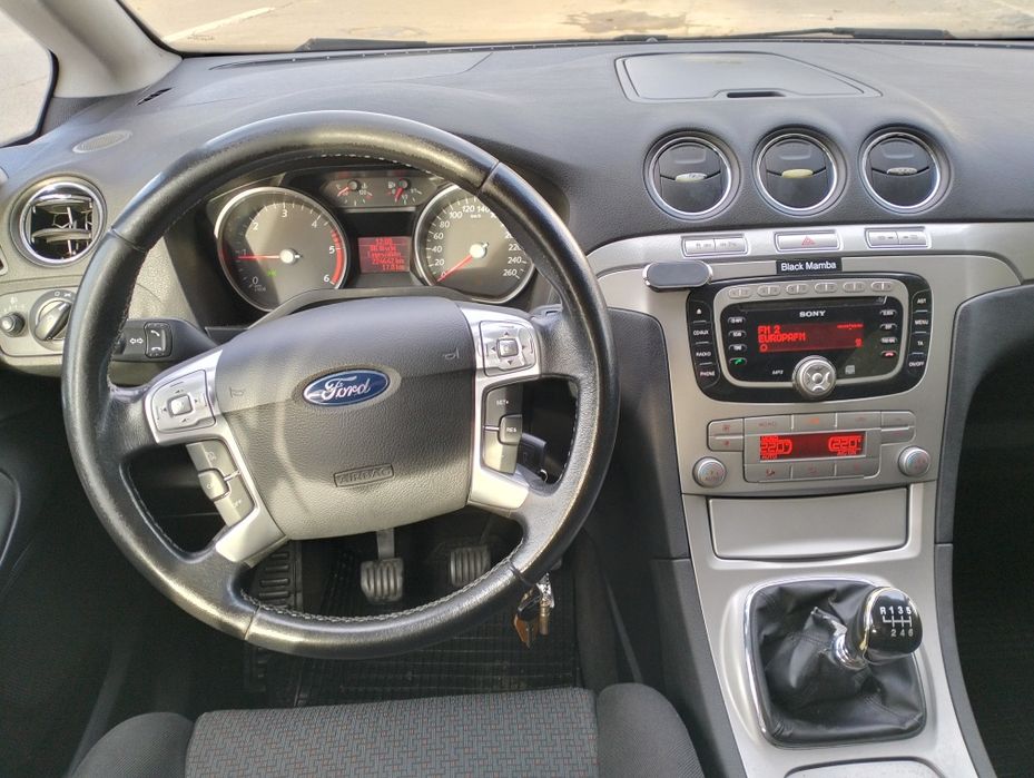 Vând Ford S-max an 2008