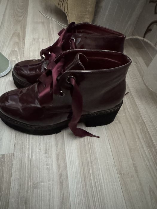 Ghete dama de lac culoare deosebita