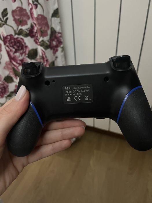 Play station 4 + consola