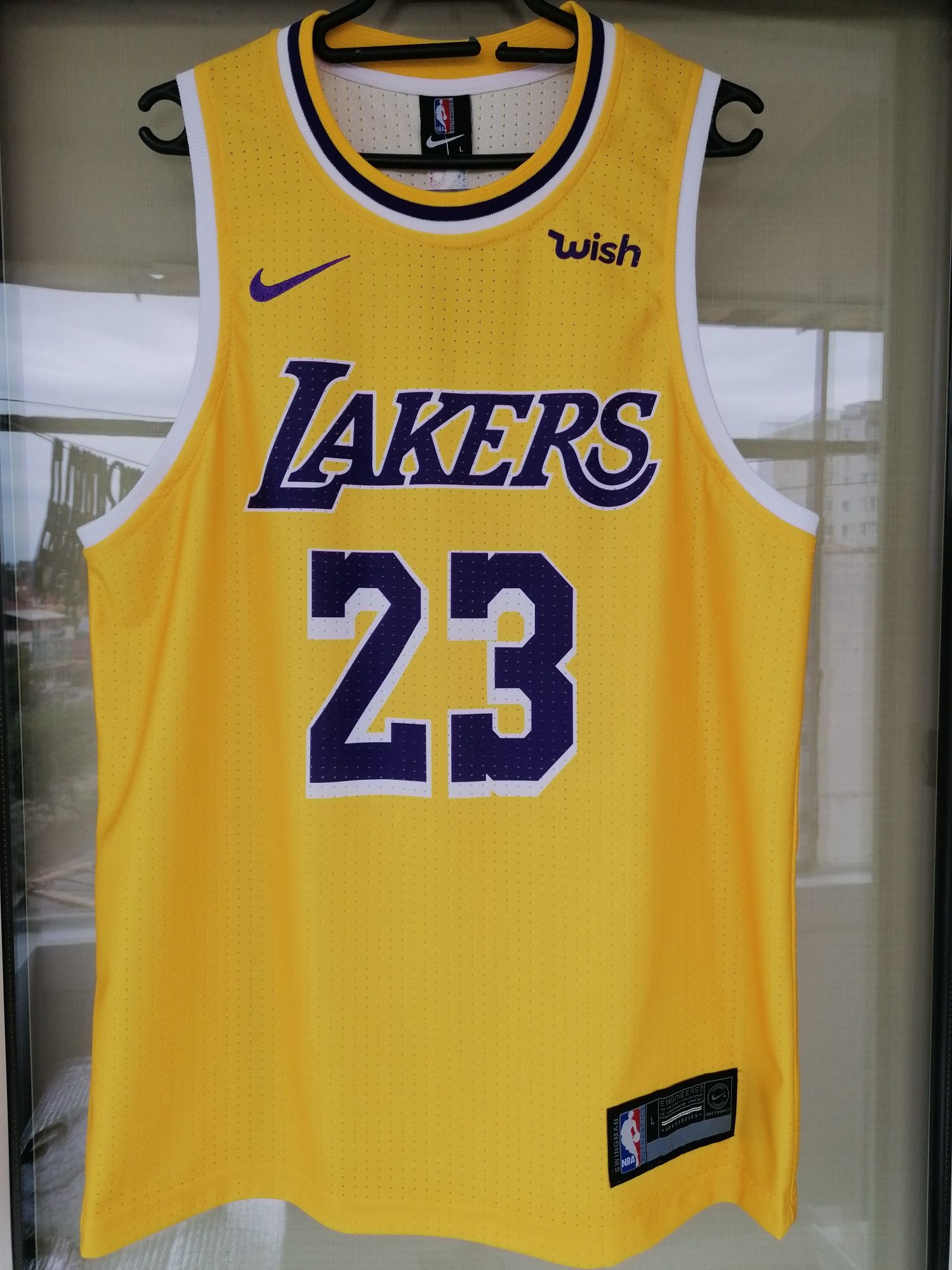 Maieu Lakers NBA