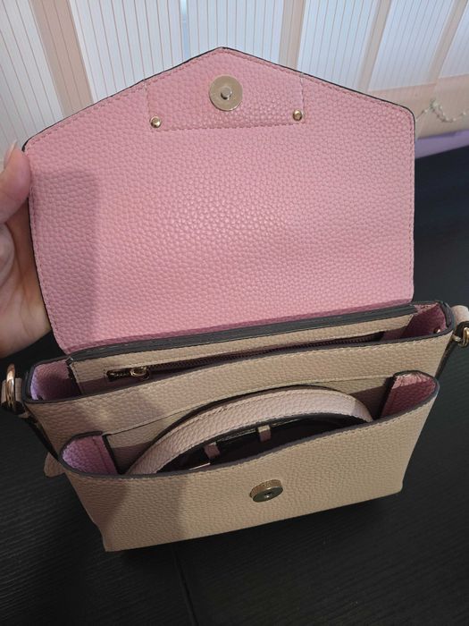 Чанта Guess от еко кожа