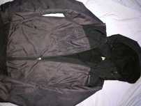 Geaca Decathlon Quechua impermeabila
