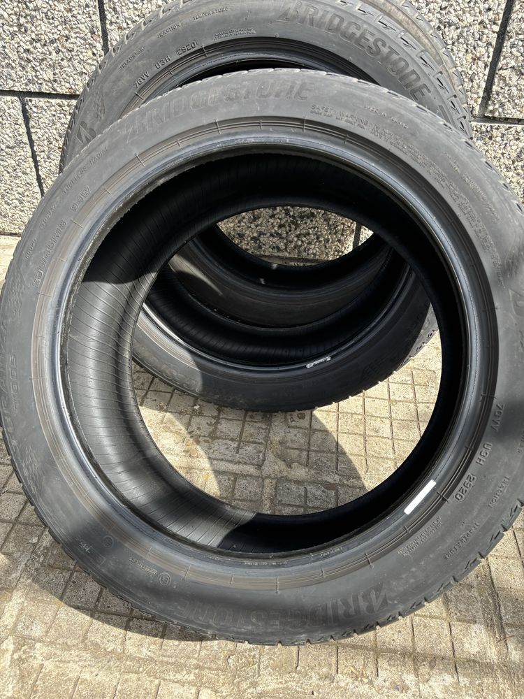 Летни гуми BRIDGESTONE 235/45/18