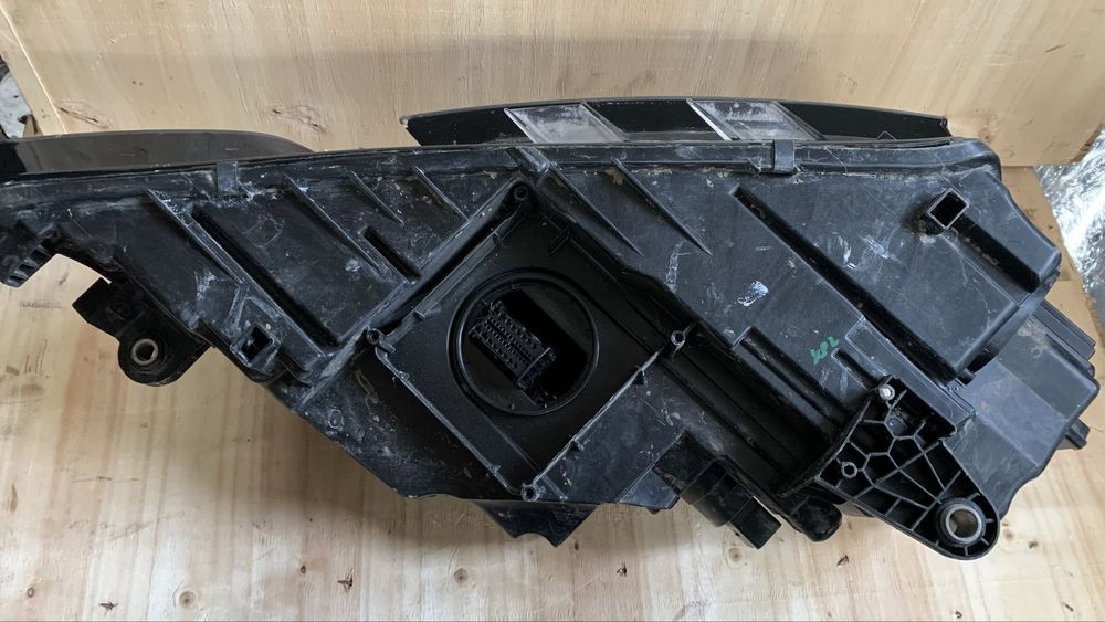 Фар за Skoda Octavia 3