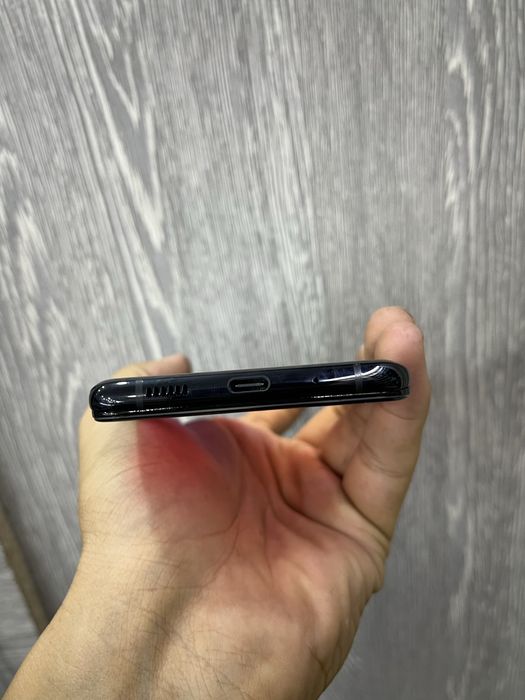 SAMSUNG S20 Plus 256GB.   .