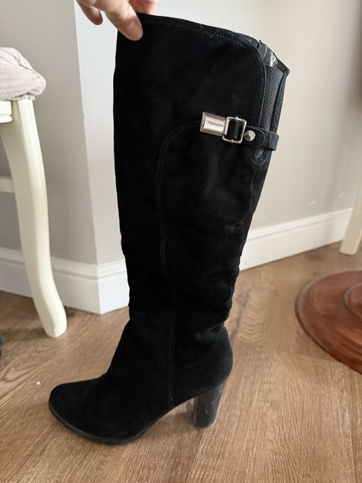 Қыстық етік сатылады,жаксы жағдайда,көп киілмеген,40размер