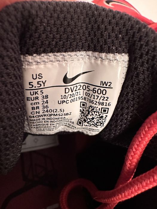 Nike Air dama, rosu si negru, marime 38, 24 cm.