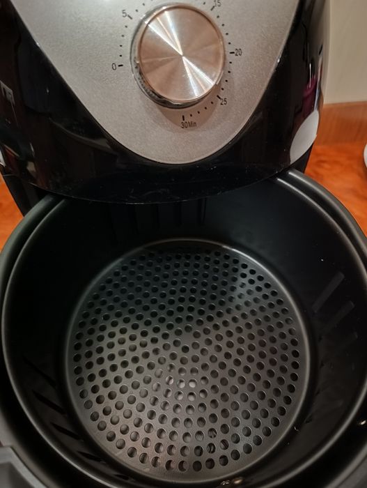 Vând Air fryer Hausberg