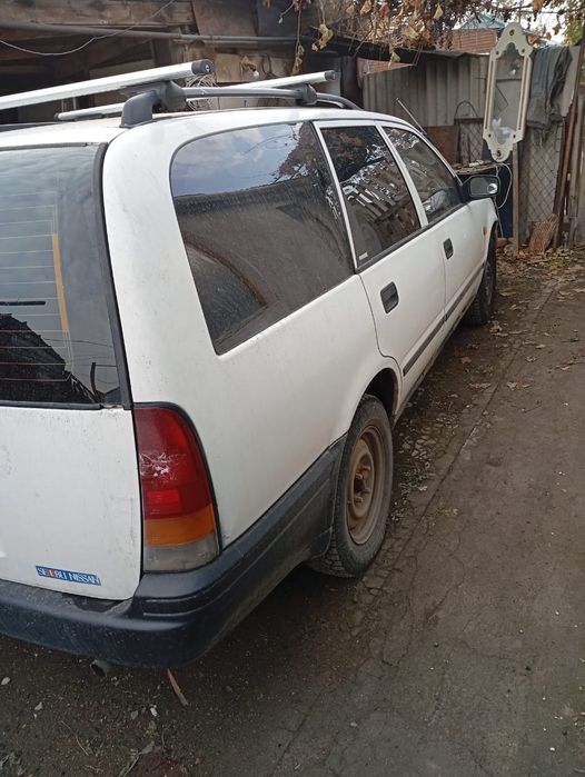 Продам машину Nissan Avenir 1997