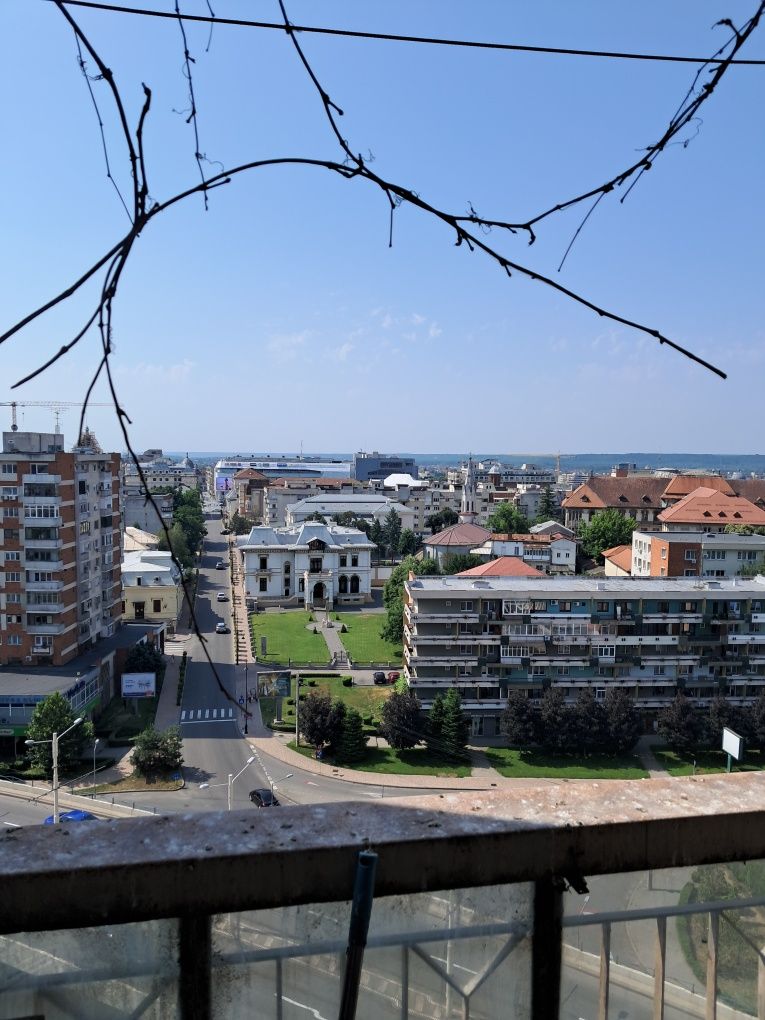 Vand Apartament 4 Camere