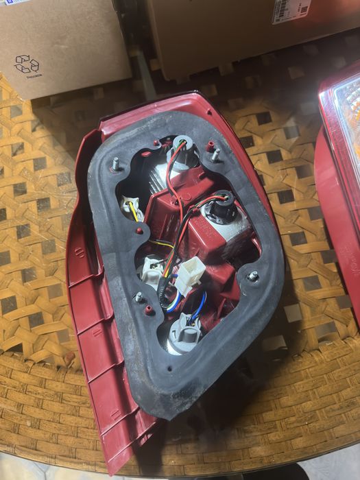 Задние фары от жентры отличного состояния