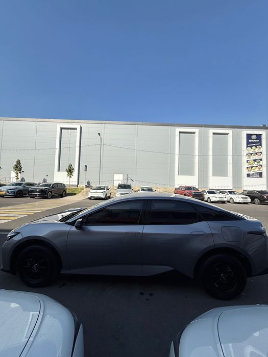 Toyota BZ3 электро