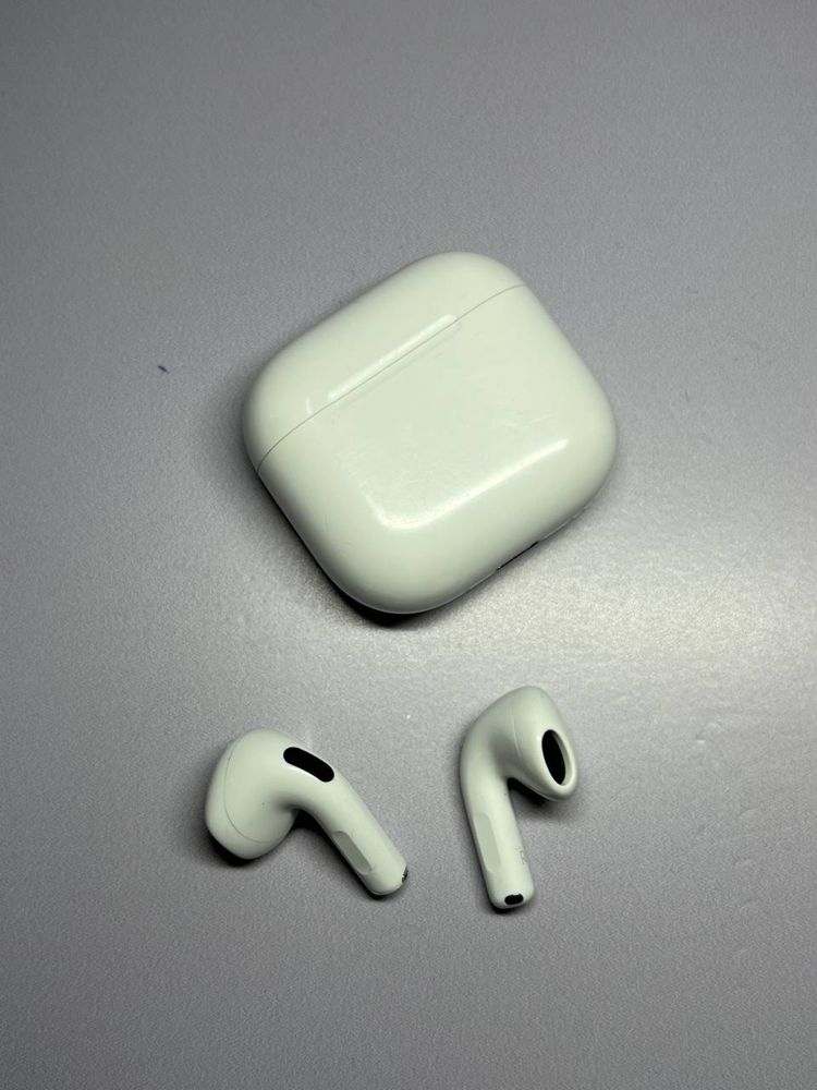 AirPods 4 / CT17298