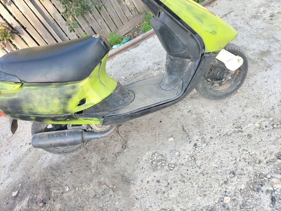 Vând scuter Aprilia de 80 cc 2t preț 1300 de lei NEGOCIABIL