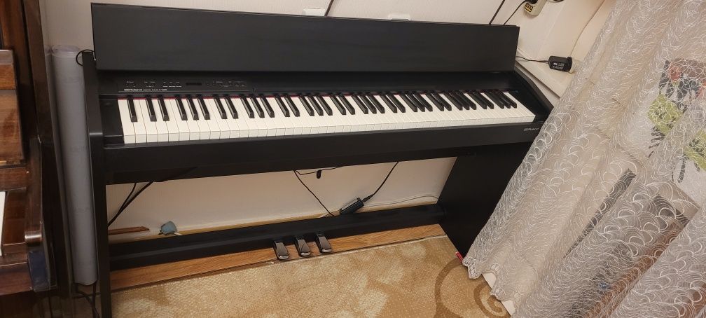 Электро пианино. Digital piano roland F140R
