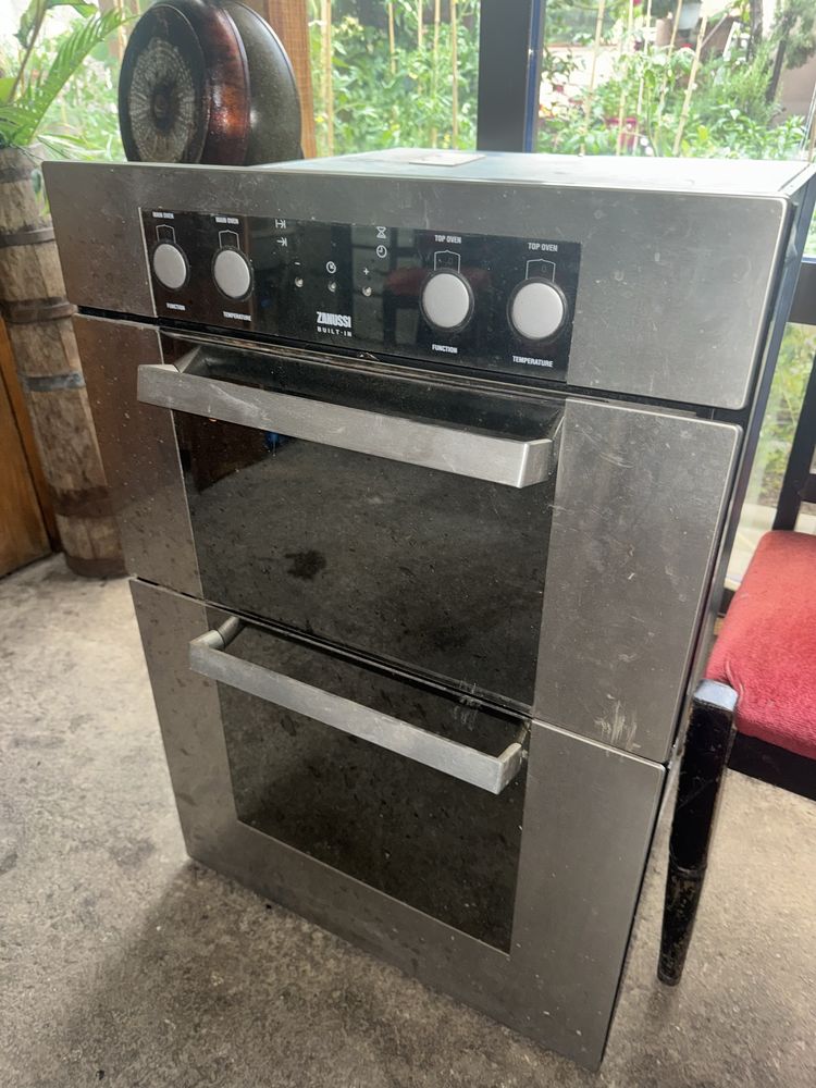 Zanussi двойна фурна за вграждане